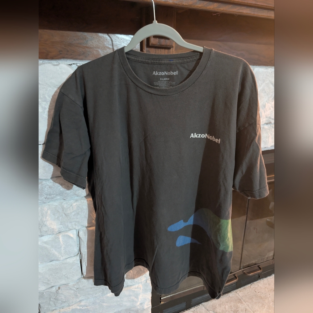 Men's Vtg AkzoNobel Black Short Sleeve Graphic T-Shirt